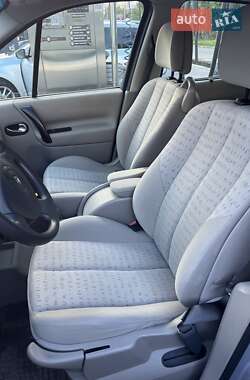 Минивэн Renault Megane Scenic 2005 в 