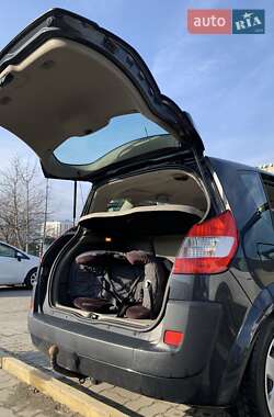 Минивэн Renault Megane Scenic 2005 в 