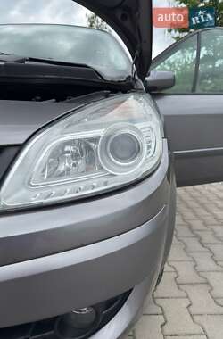 Минивэн Renault Megane Scenic 2008 в 