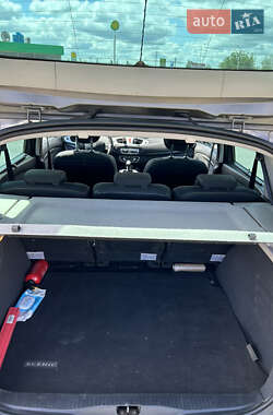 Минивэн Renault Megane Scenic 2010 в 