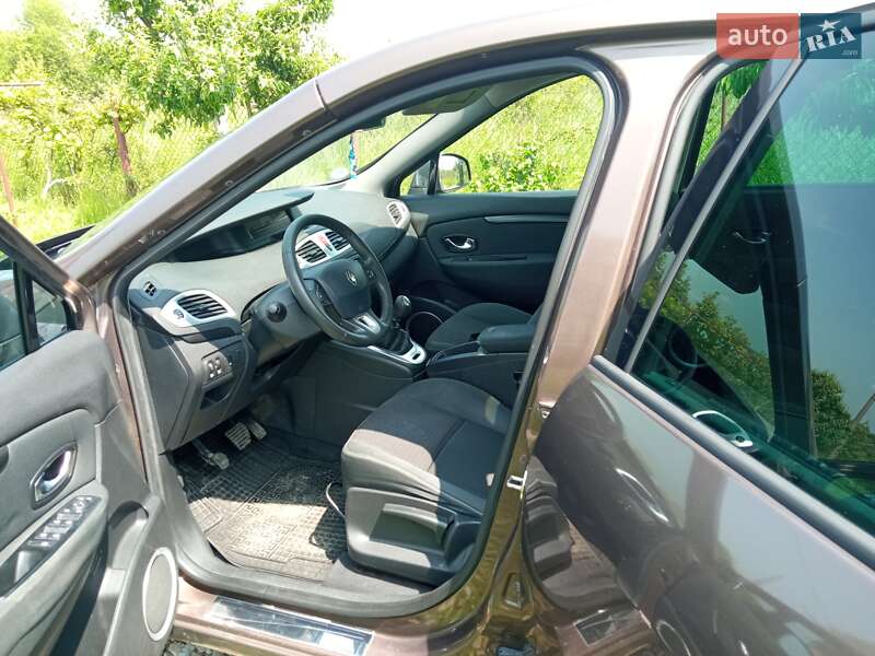 Минивэн Renault Megane Scenic 2010 в Ивано-Франковске