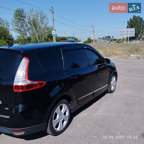 Renault Megane Scenic 2012