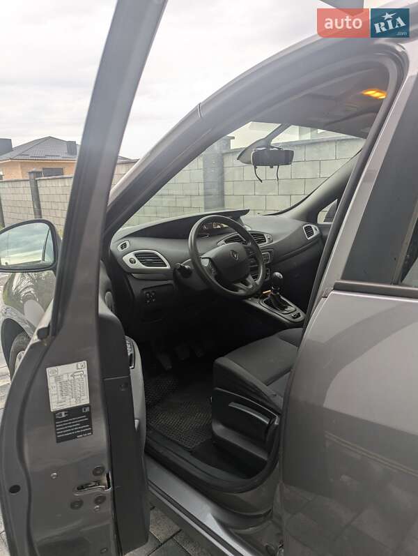 Мінівен Renault Megane Scenic 2010 в Рівному фото 5 Мінівен Renault Megane Scenic 2010 в Рівному
