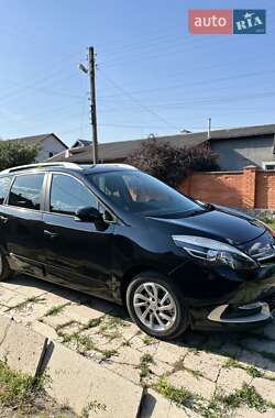 Минивэн Renault Megane Scenic 2015 в 