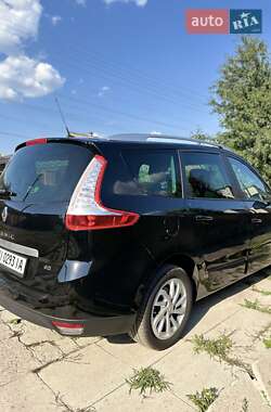 Минивэн Renault Megane Scenic 2015 в 