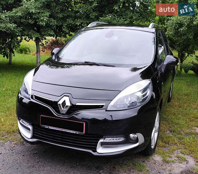 Минивэн Renault Megane Scenic 2015 в 