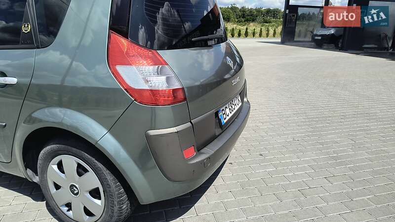 Минивэн Renault Megane Scenic 2005 в Золочеве