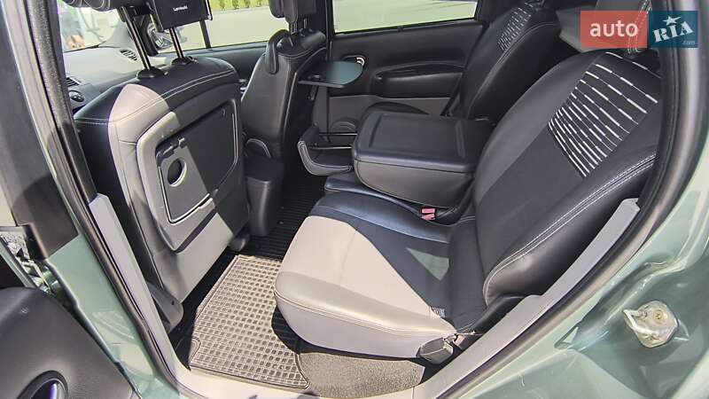 Минивэн Renault Megane Scenic 2005 в Золочеве