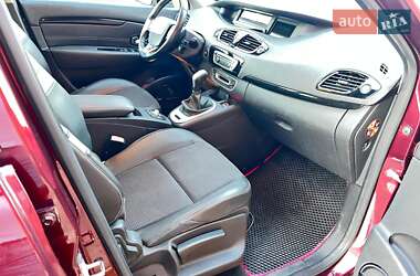 Минивэн Renault Megane Scenic 2013 в 