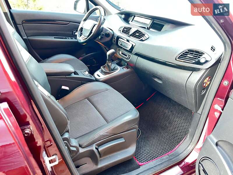 Минивэн Renault Megane Scenic 2013 в Киеве