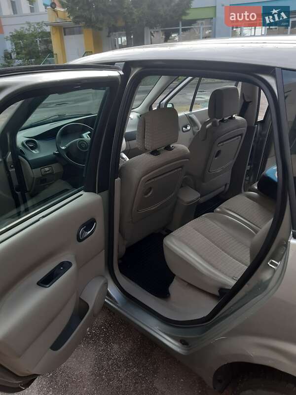 Минивэн Renault Megane Scenic 2007 в Костополе
