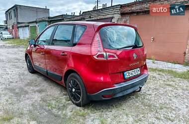 Минивэн Renault Megane Scenic 2010 в 