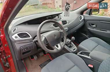 Минивэн Renault Megane Scenic 2010 в 