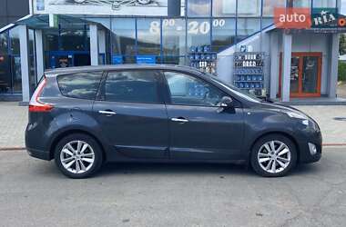 Минивэн Renault Megane Scenic 2010 в 