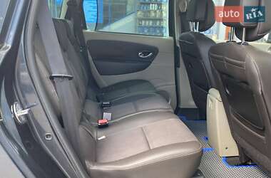Минивэн Renault Megane Scenic 2010 в 