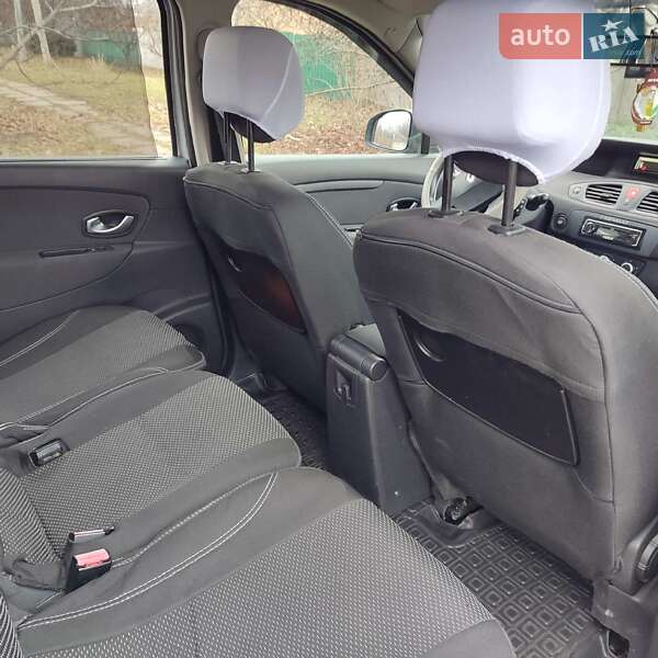 Минивэн Renault Megane Scenic 2009 в Долинской