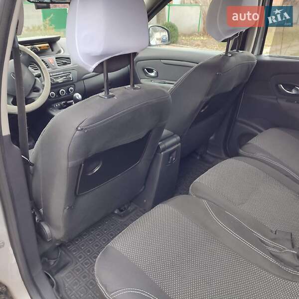 Минивэн Renault Megane Scenic 2009 в Долинской