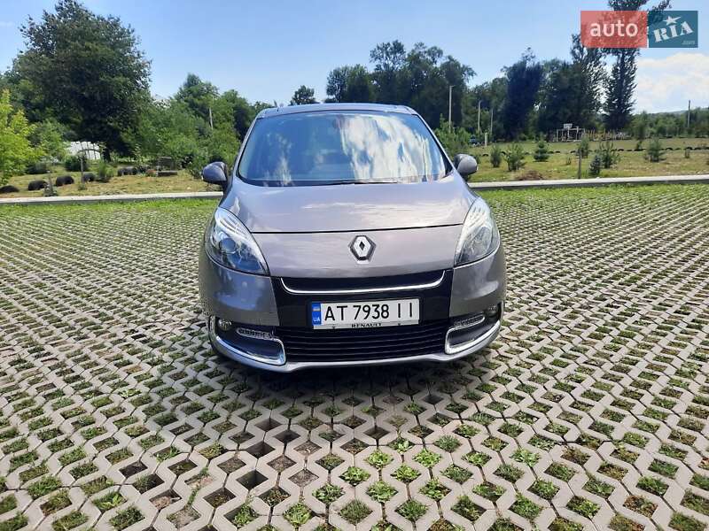 Renault Megane Scenic 2012