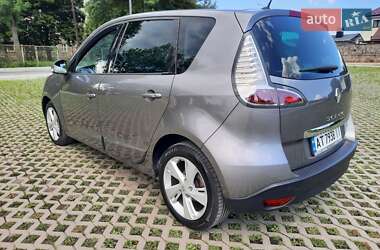 Минивэн Renault Megane Scenic 2012 в 