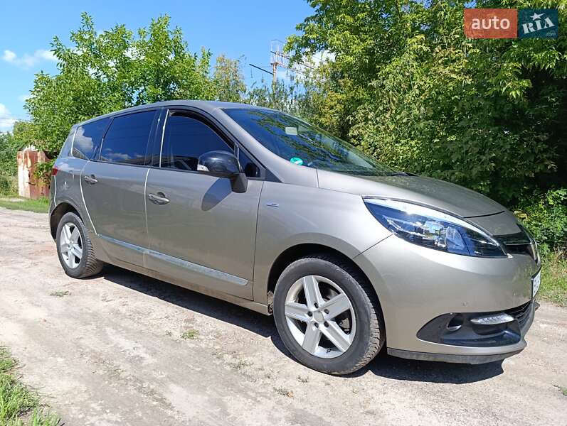 Renault Megane Scenic 2012