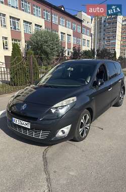 Минивэн Renault Megane Scenic 2011 в 