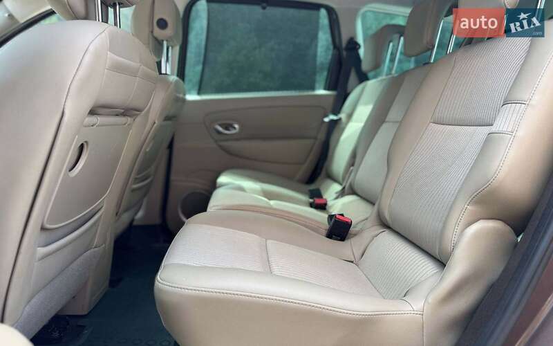 Минивэн Renault Megane Scenic 2010 в Черновцах