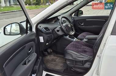 Минивэн Renault Megane Scenic 2015 в 