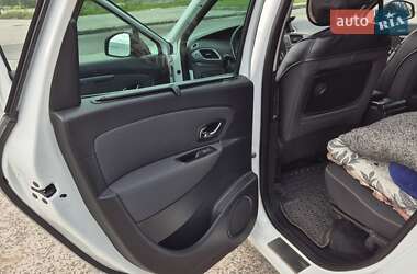 Минивэн Renault Megane Scenic 2015 в 