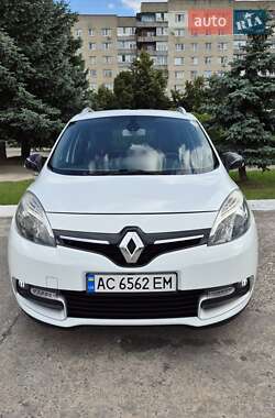 Минивэн Renault Megane Scenic 2015 в 