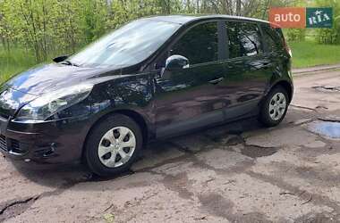Минивэн Renault Megane Scenic 2011 в Александрие
