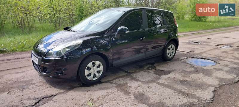 Renault Megane Scenic 2011