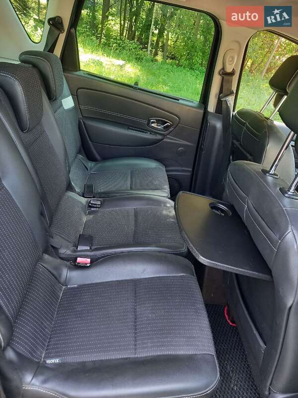 Мінівен Renault Megane Scenic 2012 в Новояворівську