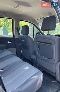 Минивэн Renault Megane Scenic 2007 в 