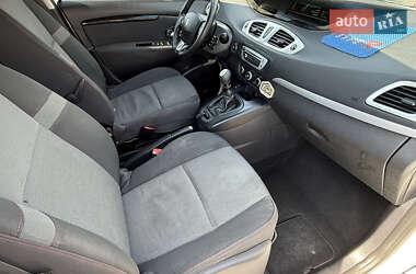Минивэн Renault Megane Scenic 2014 в 
