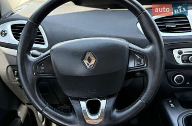Минивэн Renault Megane Scenic 2014 в 