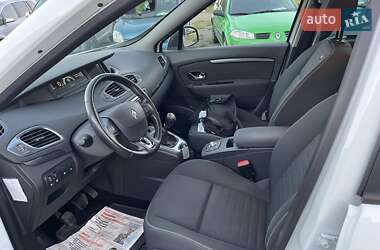Минивэн Renault Megane Scenic 2015 в 