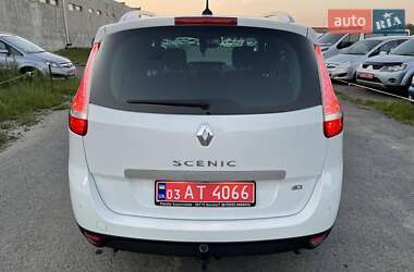 Минивэн Renault Megane Scenic 2015 в 