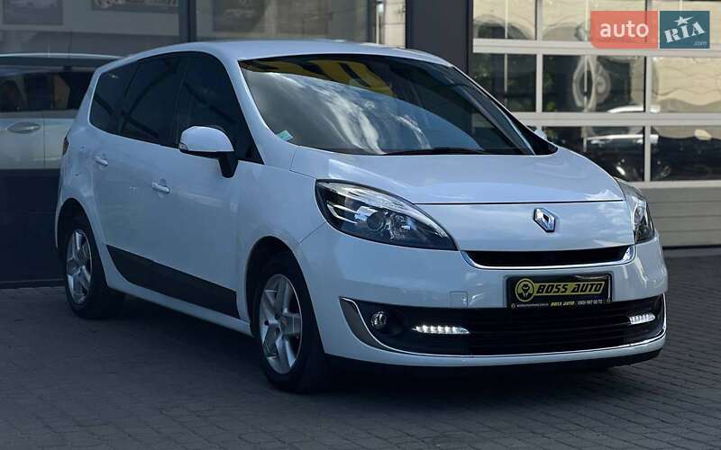 Минивэн Renault Megane Scenic 2012 в 
