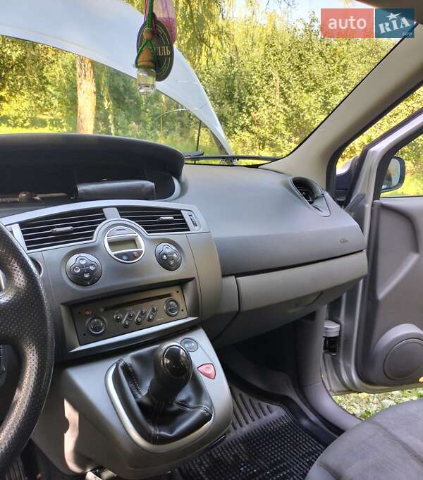 Минивэн Renault Megane Scenic 2006 в Староконстантинове