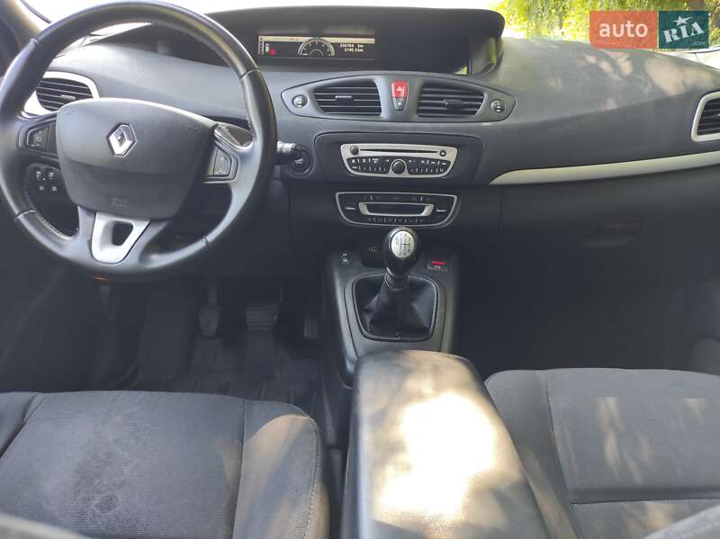 Мінівен Renault Megane Scenic 2010 в Києві фото 6 Мінівен Renault Megane Scenic 2010 в Києві