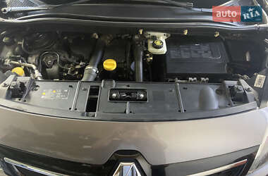 Минивэн Renault Megane Scenic 2013 в 