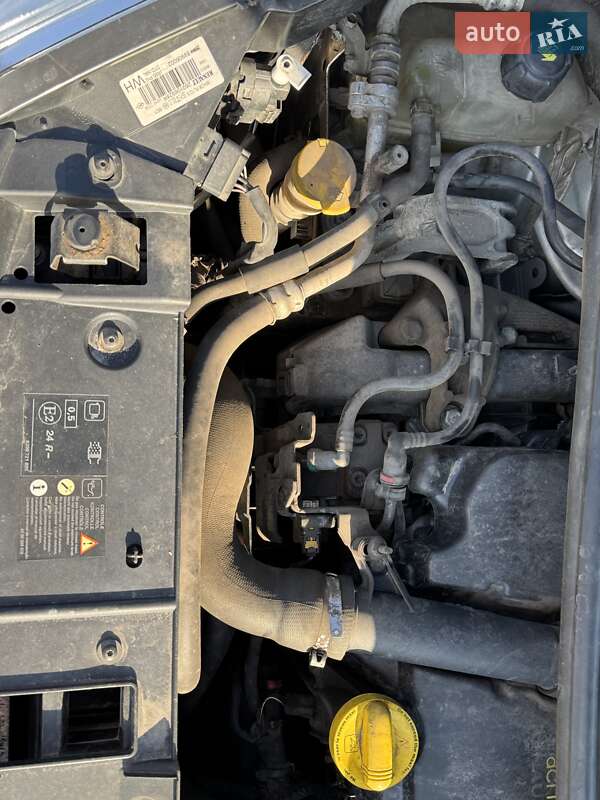 Минивэн Renault Megane Scenic 2013 в Полтаве фото 5 Минивэн Renault Megane Scenic 2013 в Полтаве