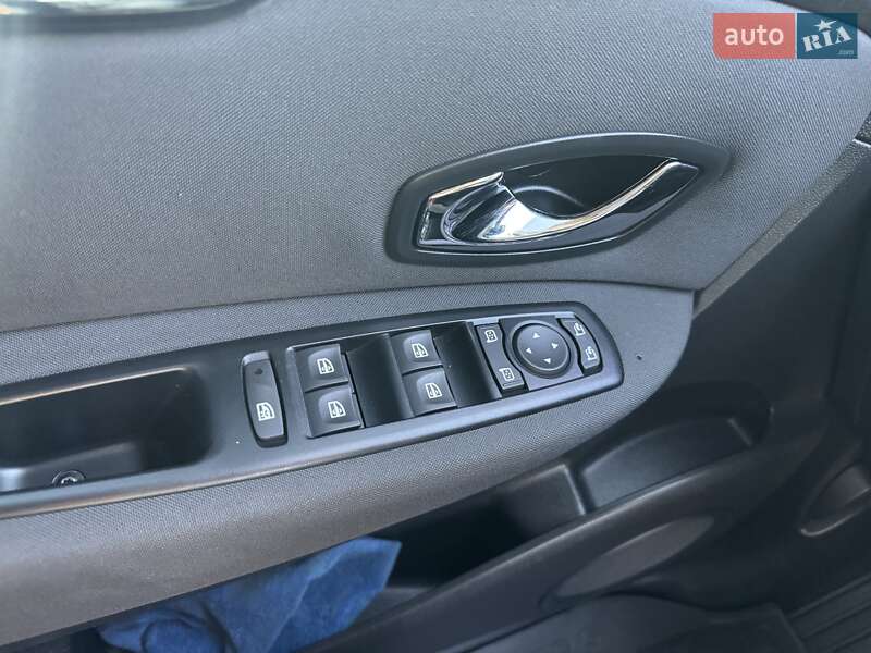 Минивэн Renault Megane Scenic 2013 в Полтаве фото 16 Минивэн Renault Megane Scenic 2013 в Полтаве