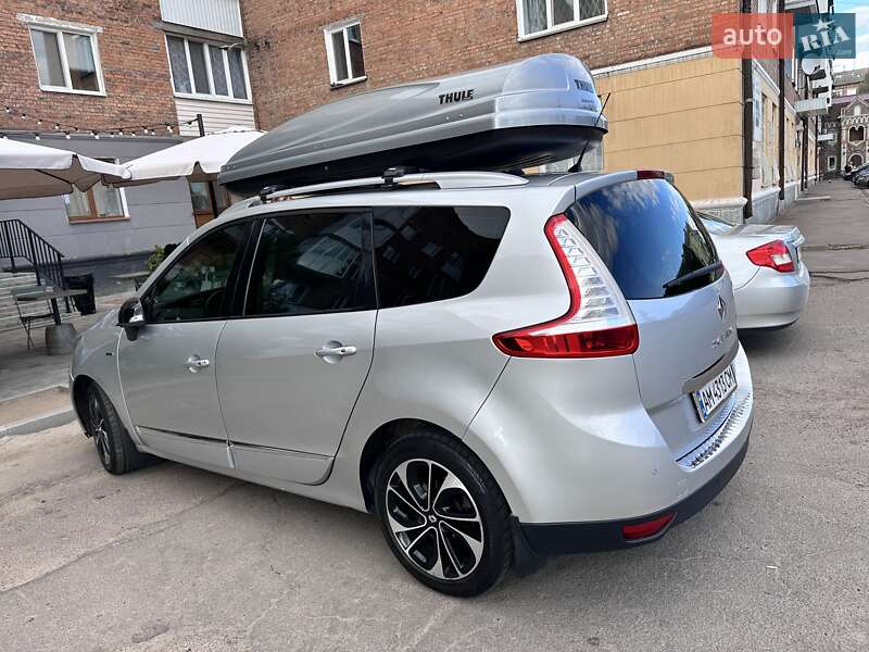 Минивэн Renault Megane Scenic 2015 в Коростене