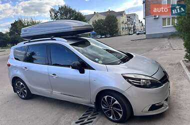 Минивэн Renault Megane Scenic 2015 в 
