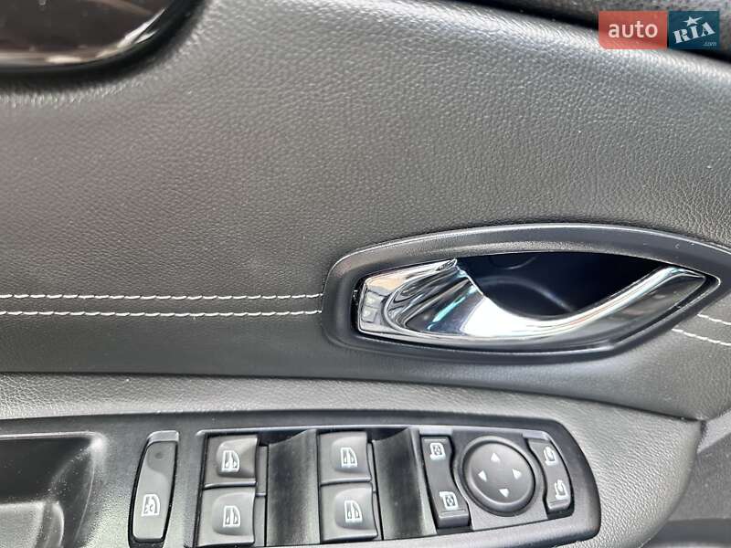 Минивэн Renault Megane Scenic 2015 в Коростене