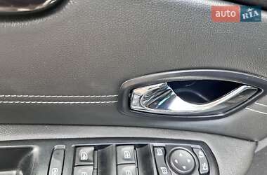 Минивэн Renault Megane Scenic 2015 в 