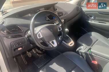 Минивэн Renault Megane Scenic 2011 в 