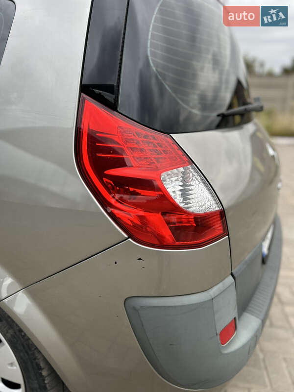 Минивэн Renault Megane Scenic 2006 в Нововолынске