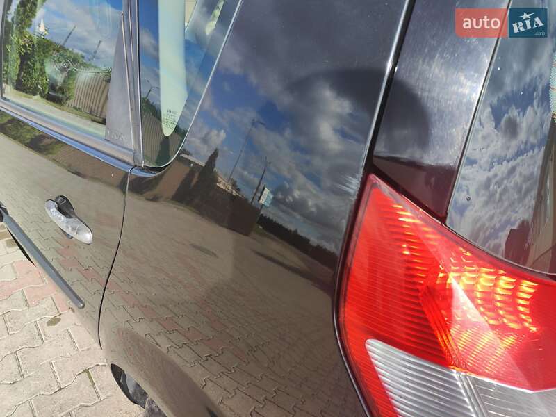 Минивэн Renault Megane Scenic 2006 в Дунаевцах